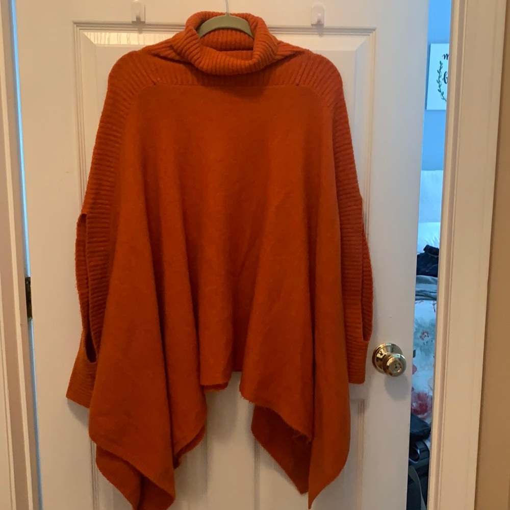 Lou&Gray Orange cow neck poncho sweater